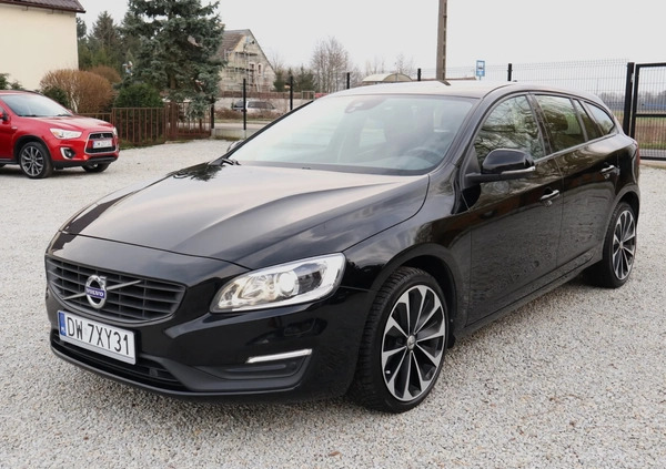 Volvo V60 cena 58500 przebieg: 184000, rok produkcji 2017 z Złotów małe 232